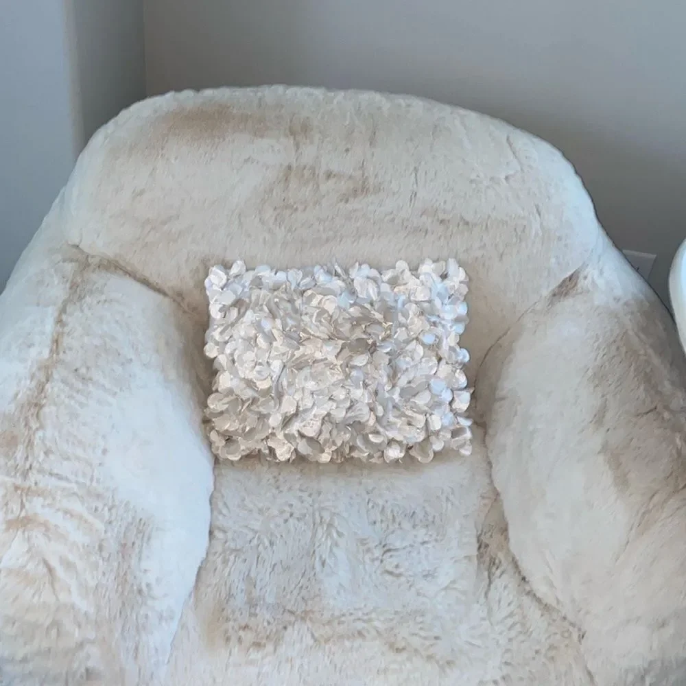 Pier1‎ ivory White Silky Faux Linen Fallen Leaves Pillow 16